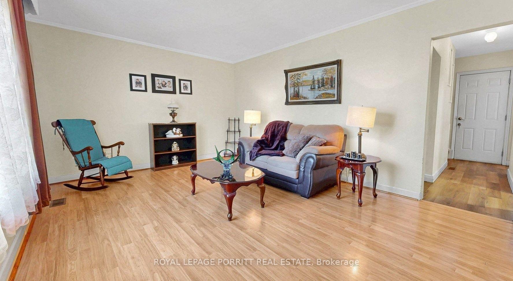 Photo 2 of 9 Putney Road, Etobicoke, Alderwood — HOMEH