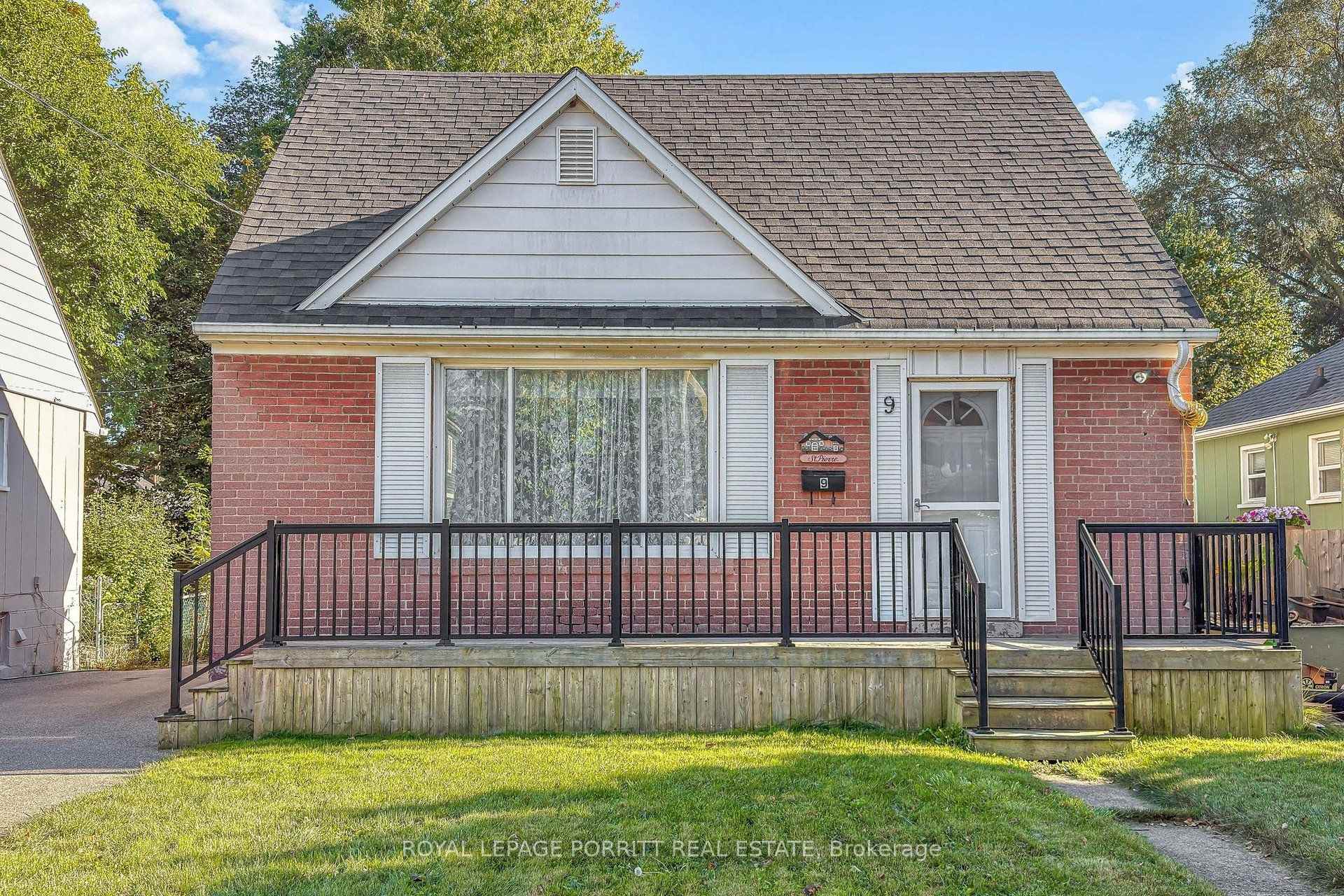 Photo 1 of 9 Putney Road, Etobicoke, Alderwood — HOMEH
