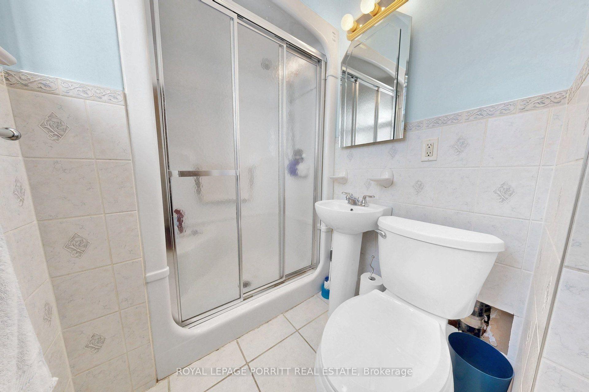 Photo 11 of 9 Putney Road, Etobicoke, Alderwood — HOMEH