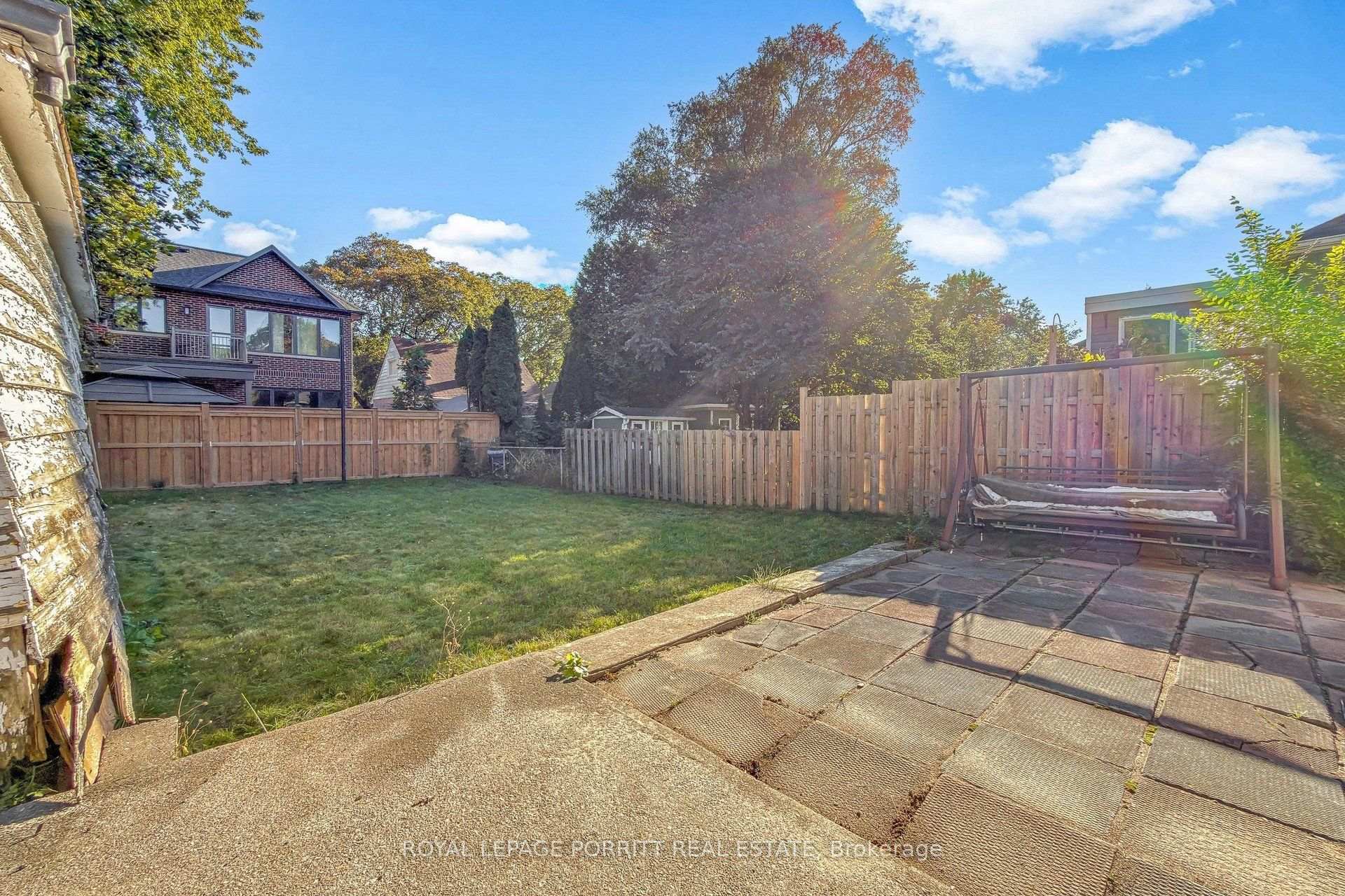 Photo 17 of 9 Putney Road, Etobicoke, Alderwood — HOMEH
