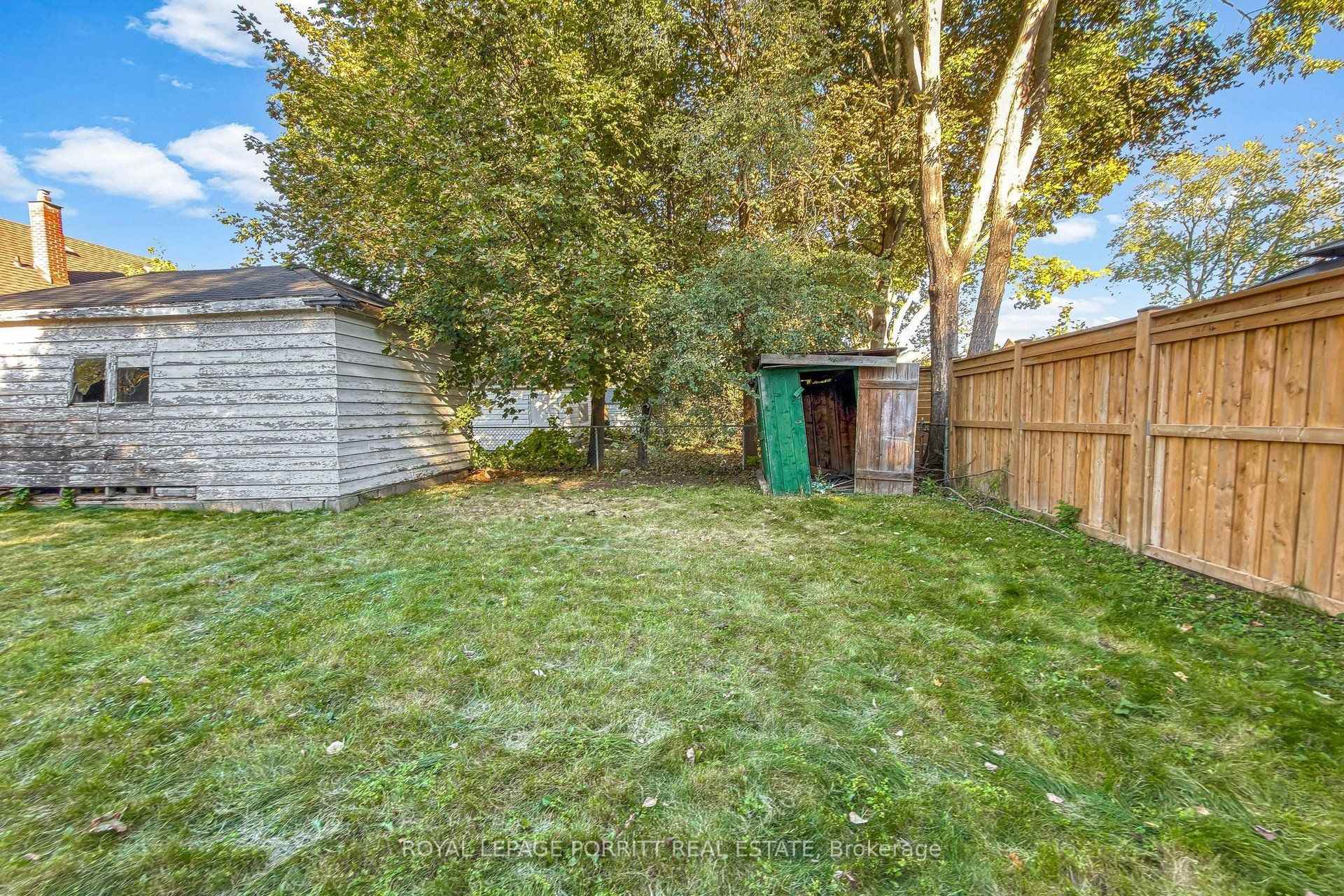 Photo 18 of 9 Putney Road, Etobicoke, Alderwood — HOMEH