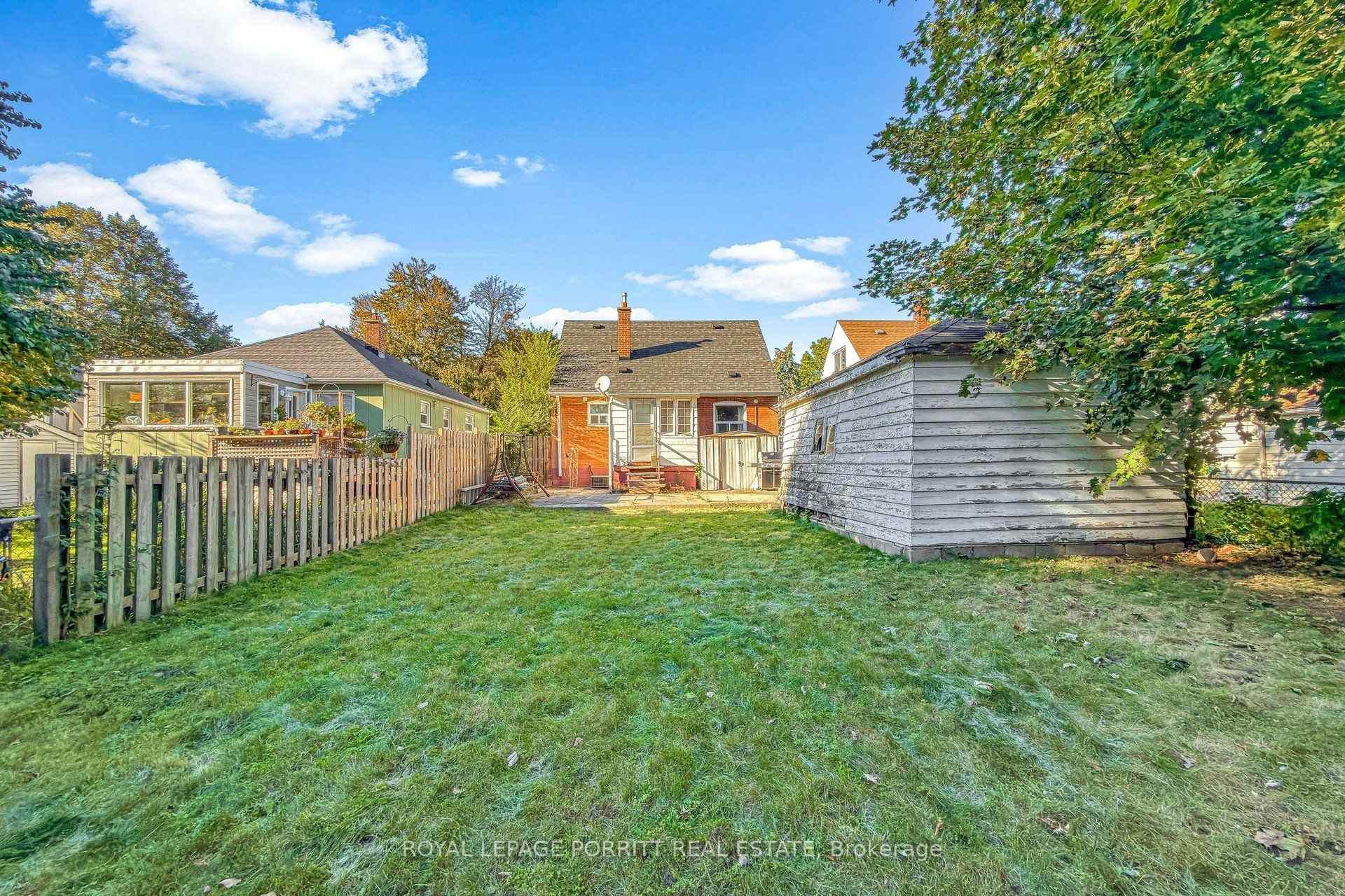 Photo 19 of 9 Putney Road, Etobicoke, Alderwood — HOMEH