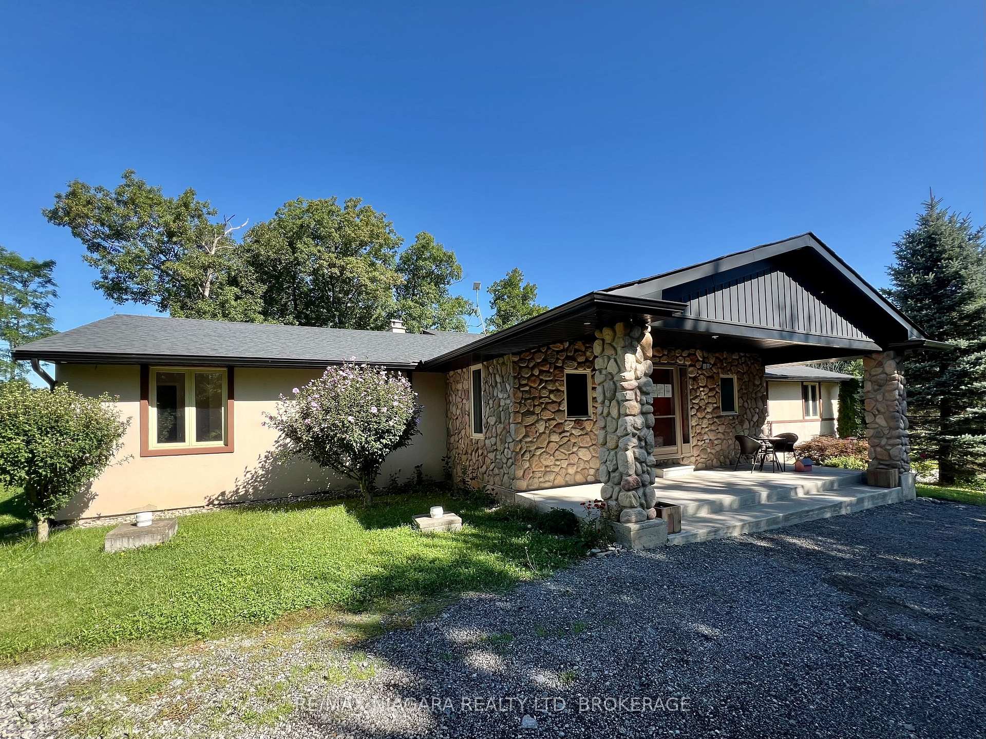 Photo 2 of 709 Roland Road, Pelham, North Pelham — HOMEH