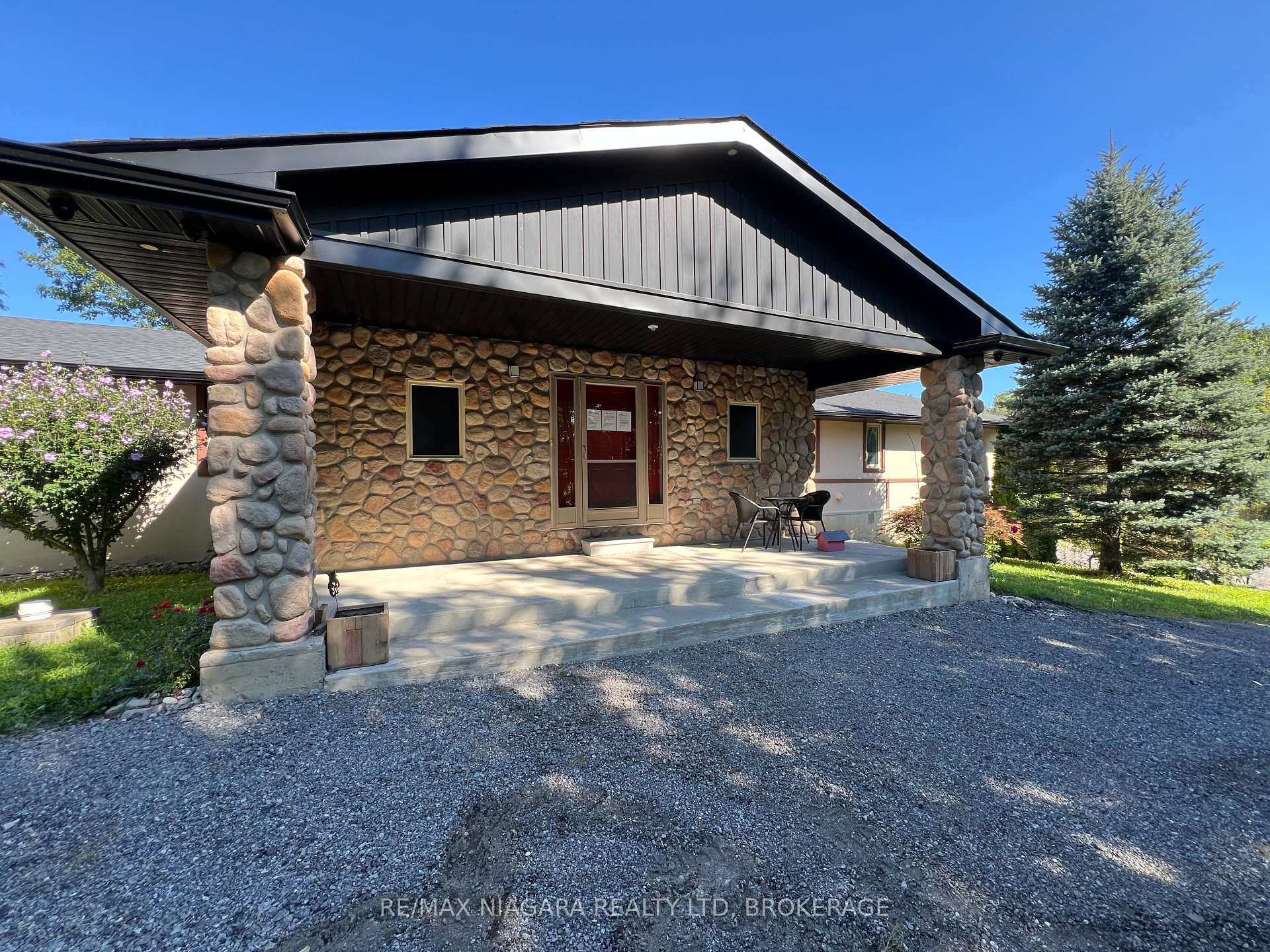 Photo 3 of 709 Roland Road, Pelham, North Pelham — HOMEH