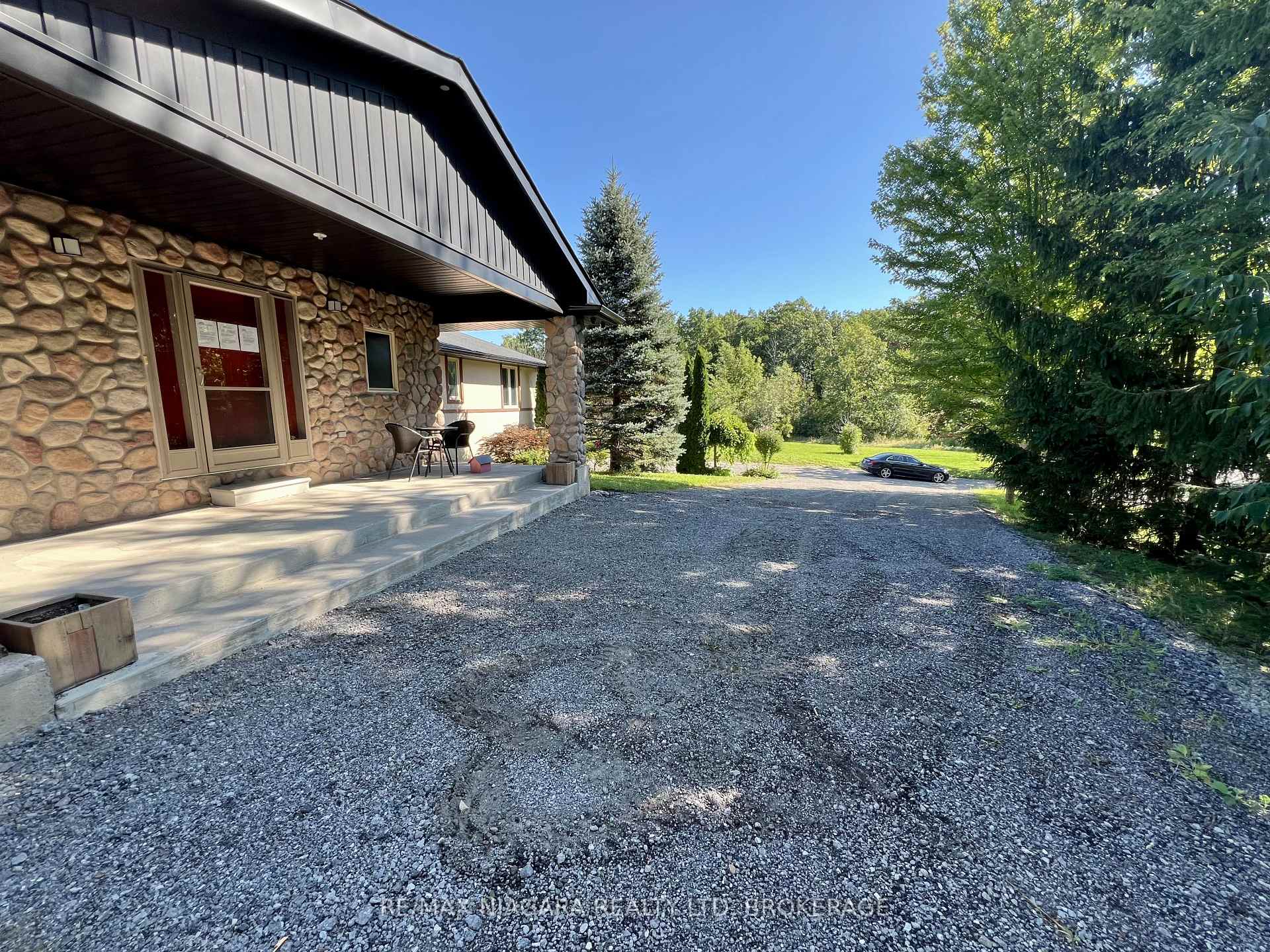 Photo 5 of 709 Roland Road, Pelham, North Pelham — HOMEH