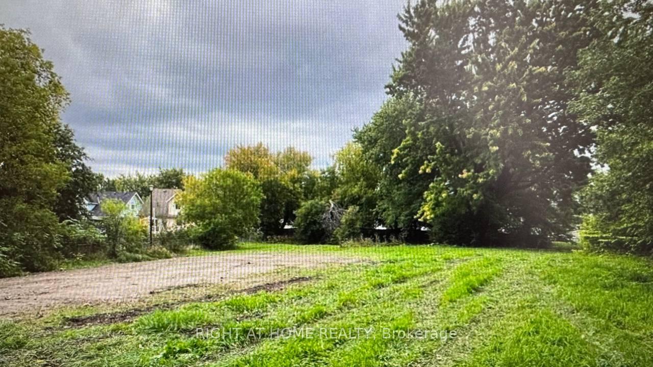 Photo 2 of 7878 Yonge Street, Innisfil, Stroud — HOMEH
