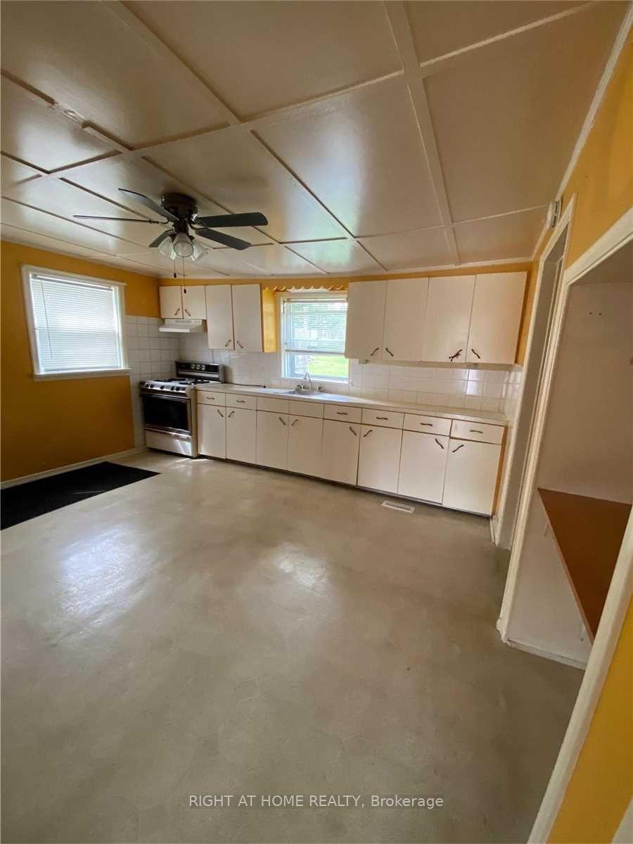 Photo 8 of 7870 Yonge Street, Innisfil, Stroud — HOMEH