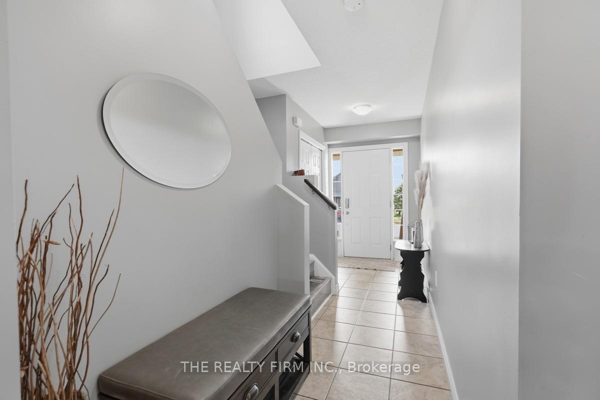 Photo 5 of 1830 Couldridge Way, London, North S — HOMEH