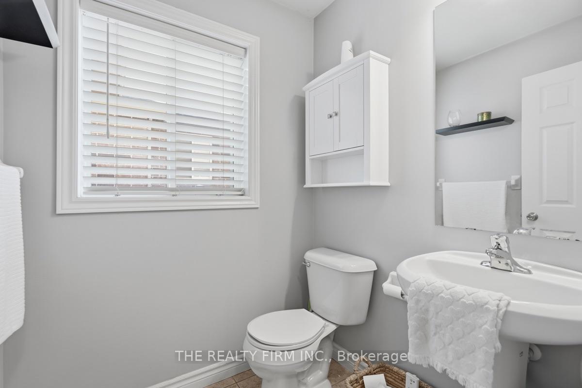 Photo 6 of 1830 Couldridge Way, London, North S — HOMEH