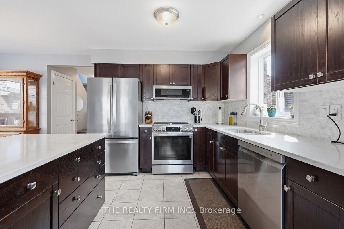 Photo 14 of 1830 Couldridge Way, London, North S — HOMEH