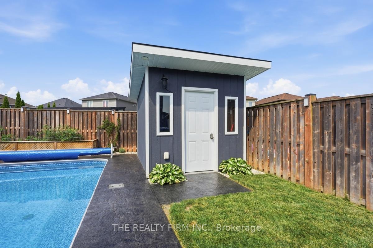Photo 36 of 1830 Couldridge Way, London, North S — HOMEH