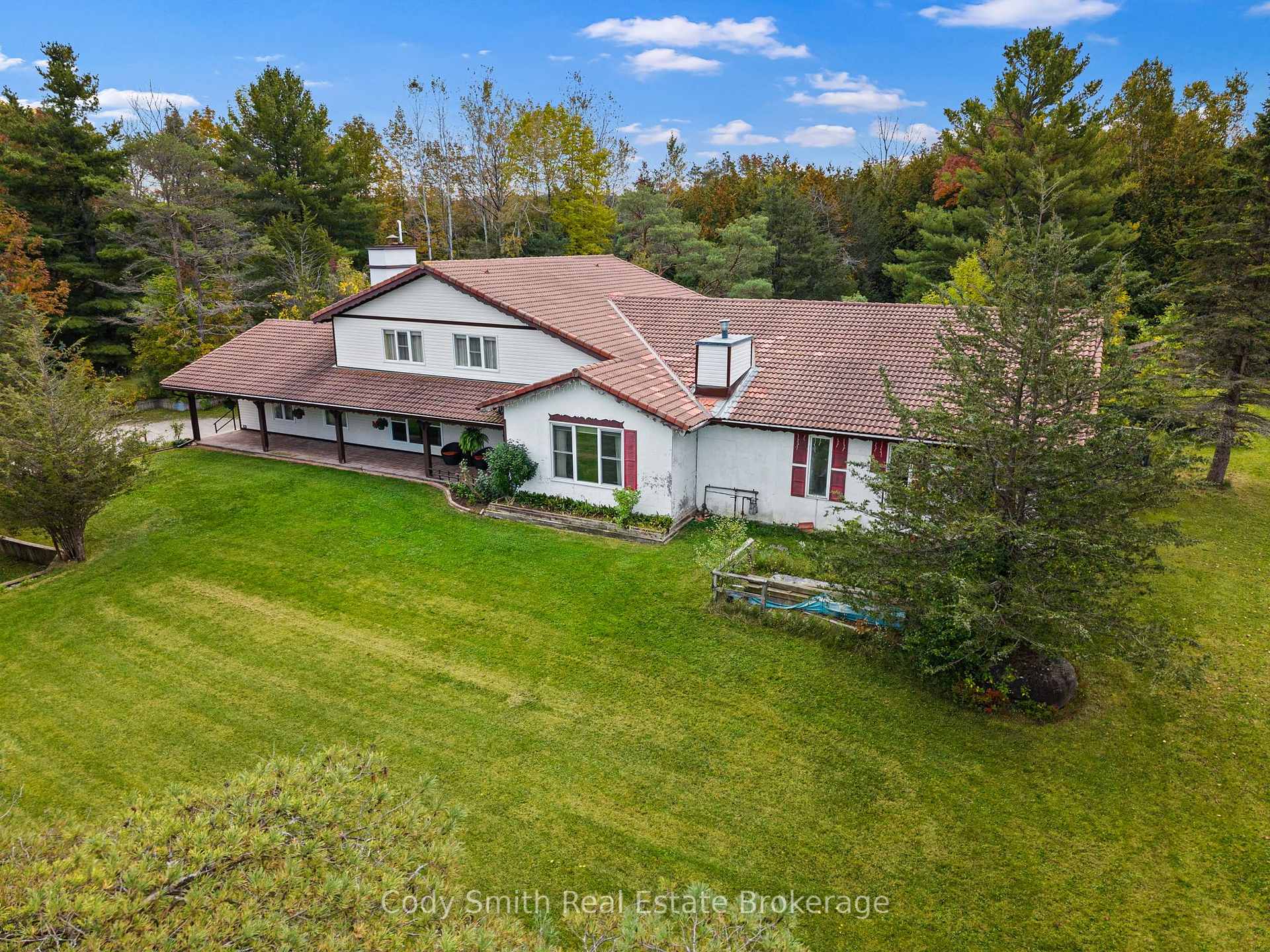Photo 3 of 2080 Sandhill Road, Tay, Rural Tay — HOMEH