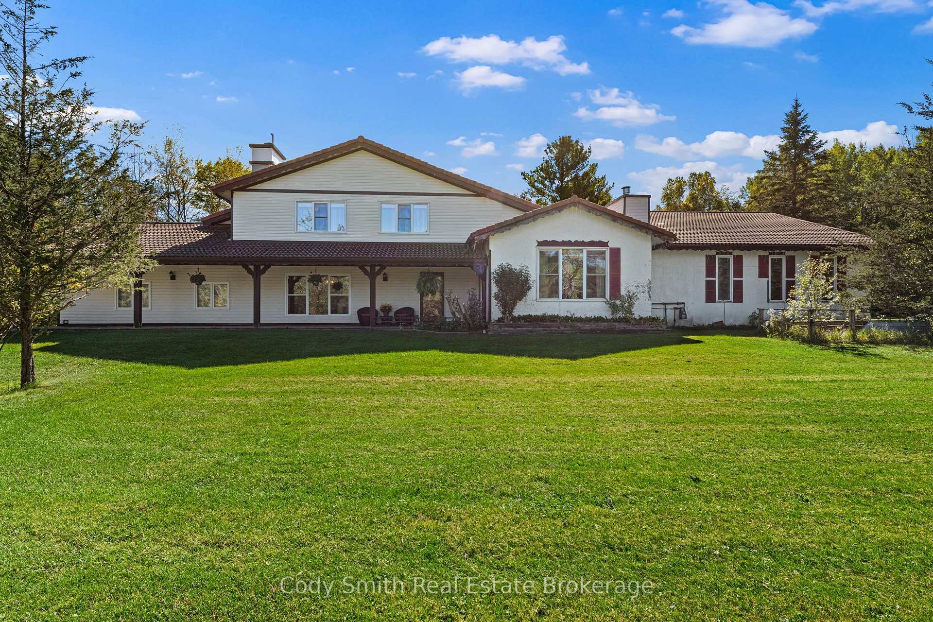 Photo 8 of 2080 Sandhill Road, Tay, Rural Tay — HOMEH