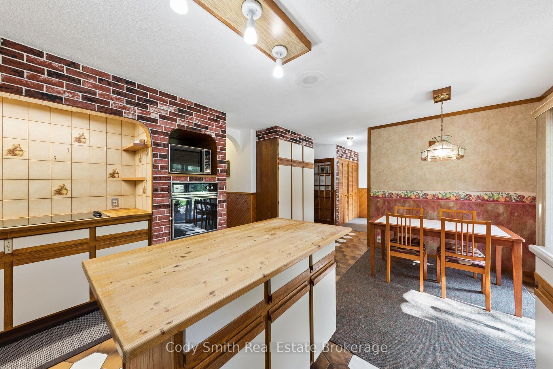 Photo 19 of 2080 Sandhill Road, Tay, Rural Tay — HOMEH