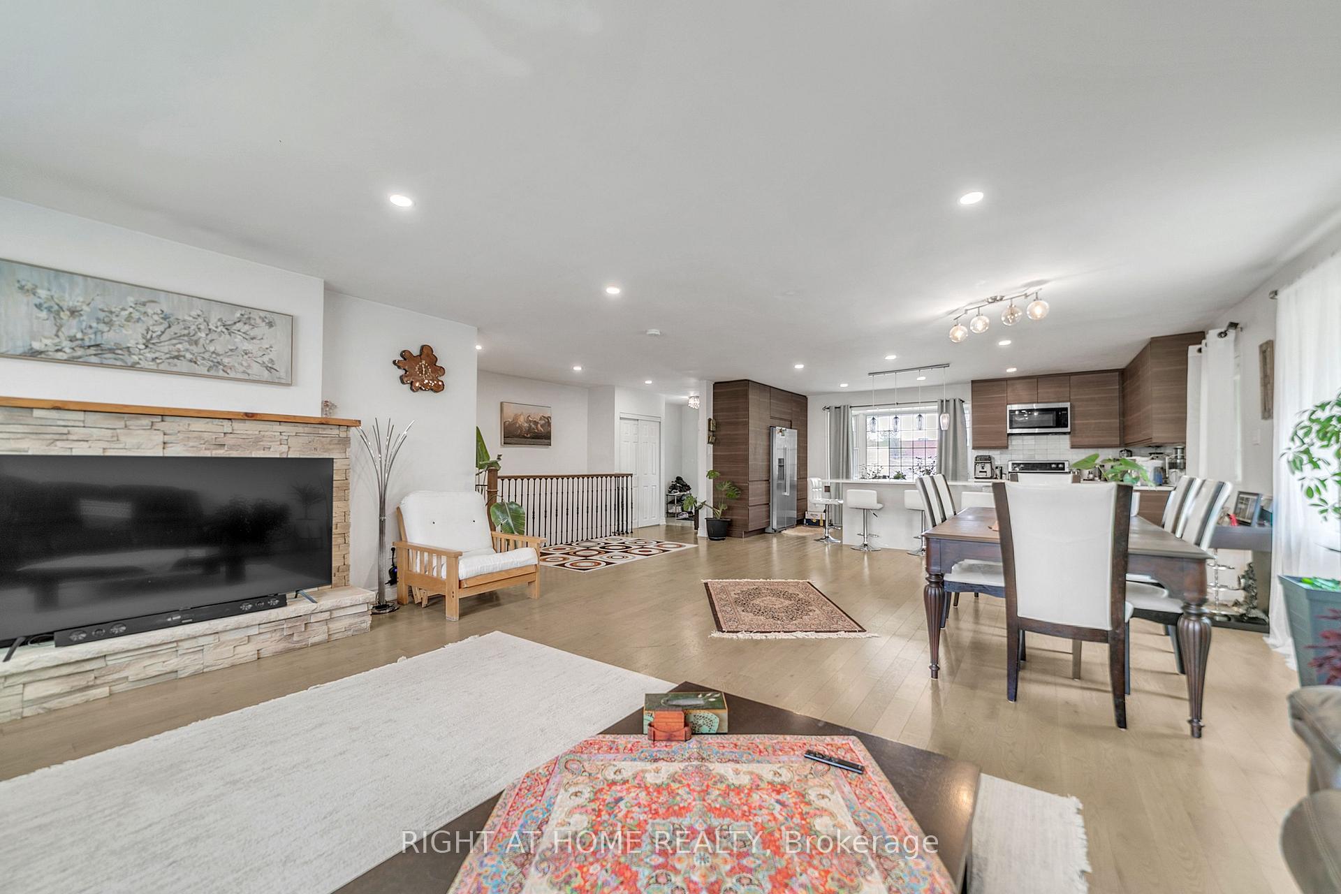 Photo 29 of 22 Hamilton Drive, Newmarket, Huron Heights-Leslie Valley — HOMEH