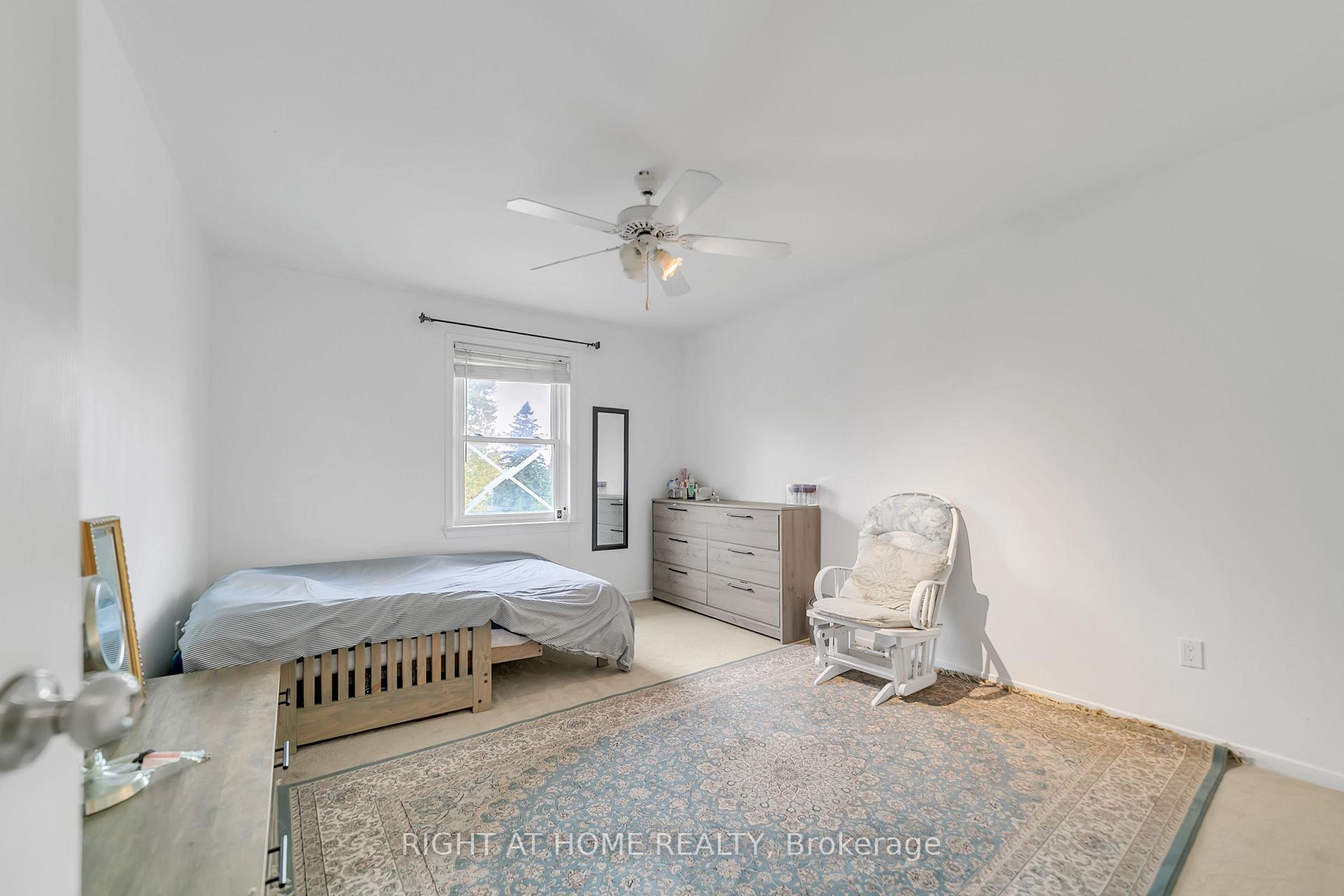 Photo 31 of 22 Hamilton Drive, Newmarket, Huron Heights-Leslie Valley — HOMEH
