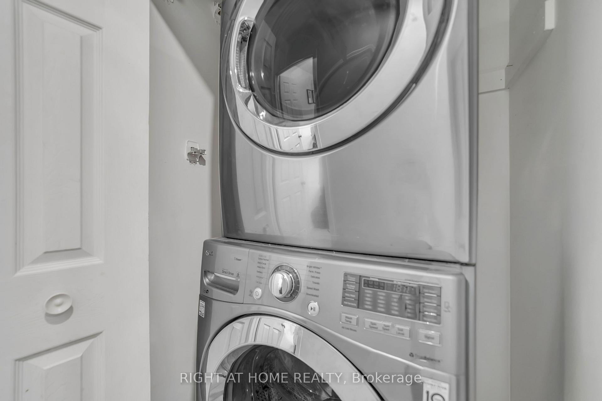 Photo 33 of 22 Hamilton Drive, Newmarket, Huron Heights-Leslie Valley — HOMEH
