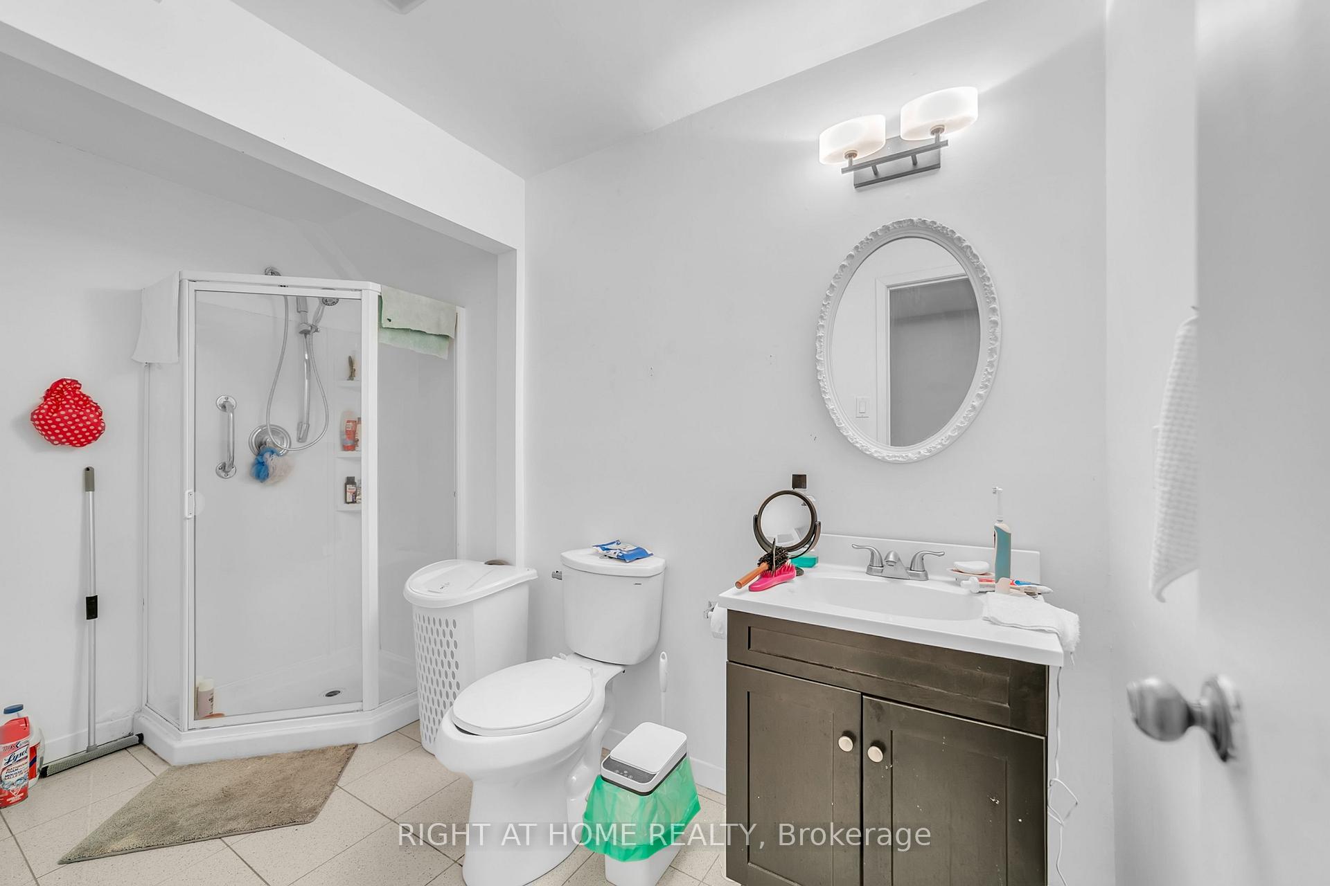 Photo 39 of 22 Hamilton Drive, Newmarket, Huron Heights-Leslie Valley — HOMEH