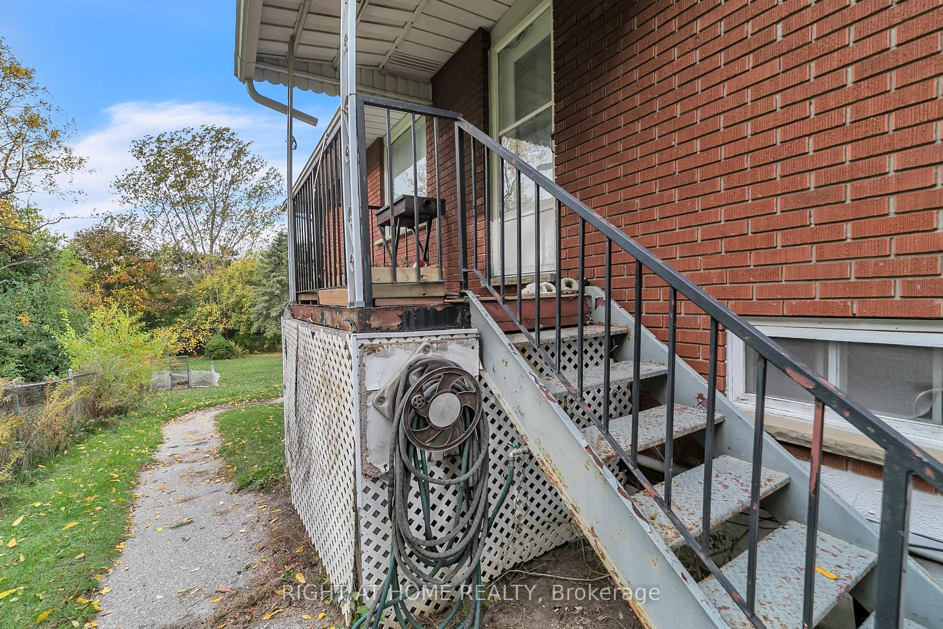Photo 41 of 22 Hamilton Drive, Newmarket, Huron Heights-Leslie Valley — HOMEH