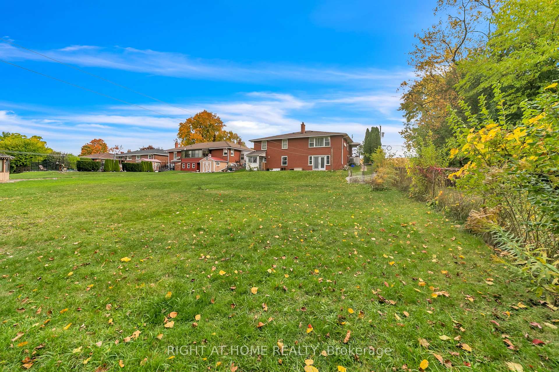 Photo 44 of 22 Hamilton Drive, Newmarket, Huron Heights-Leslie Valley — HOMEH