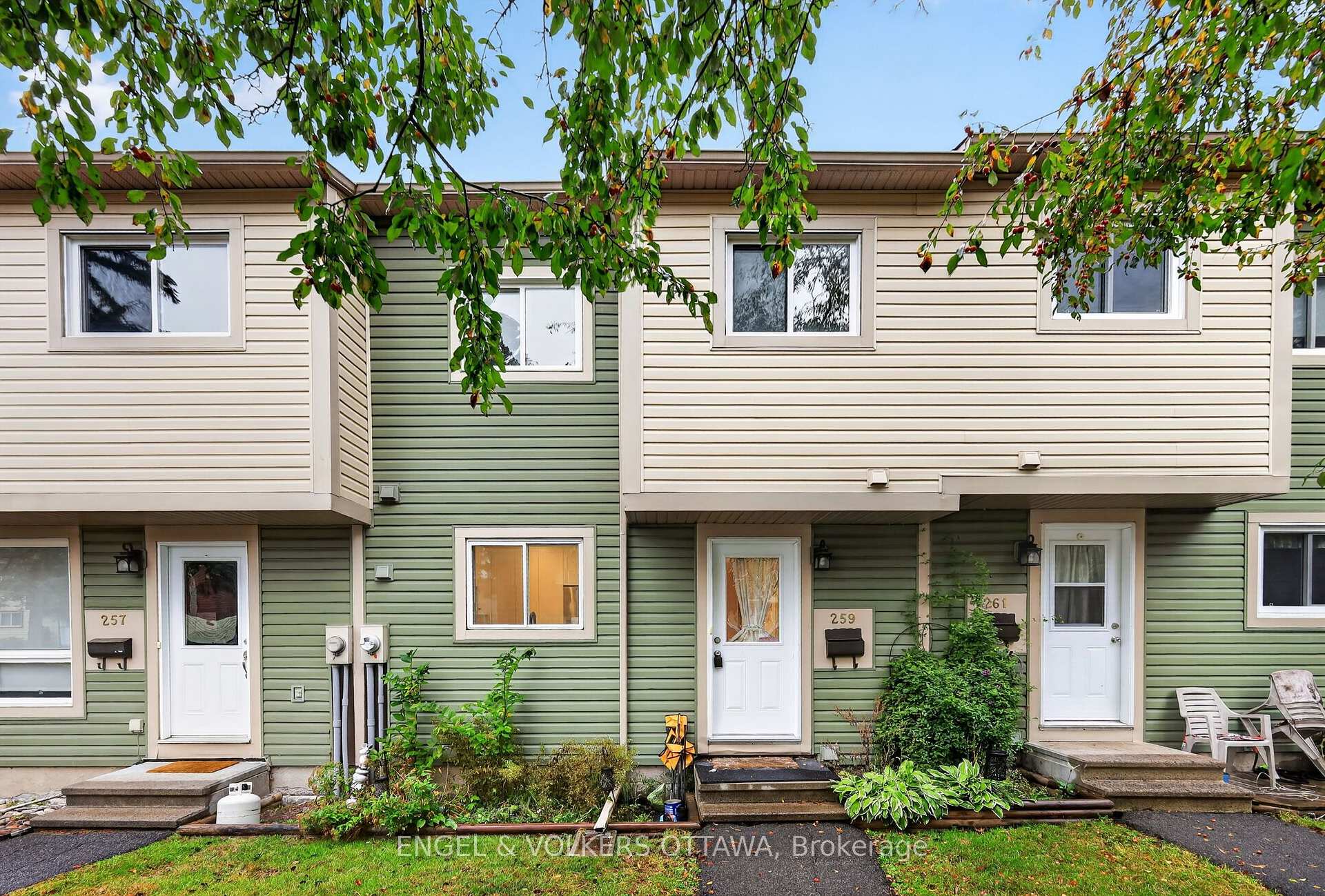 Photo 3 of 259 Teal Crescent, Ottawa, Chatelaine Village — HOMEH
