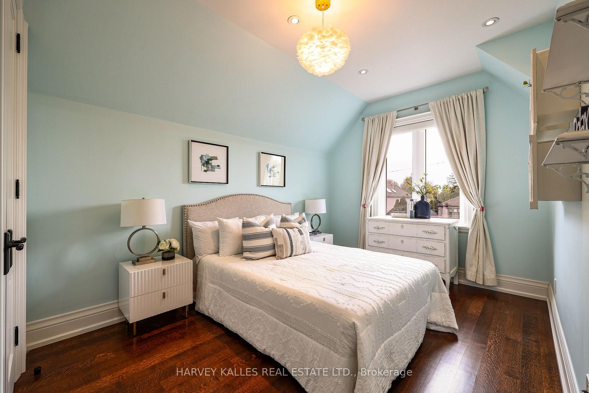 Photo 34 of 344 Fairlawn Avenue, Toronto, Bedford Park-Nortown — HOMEH