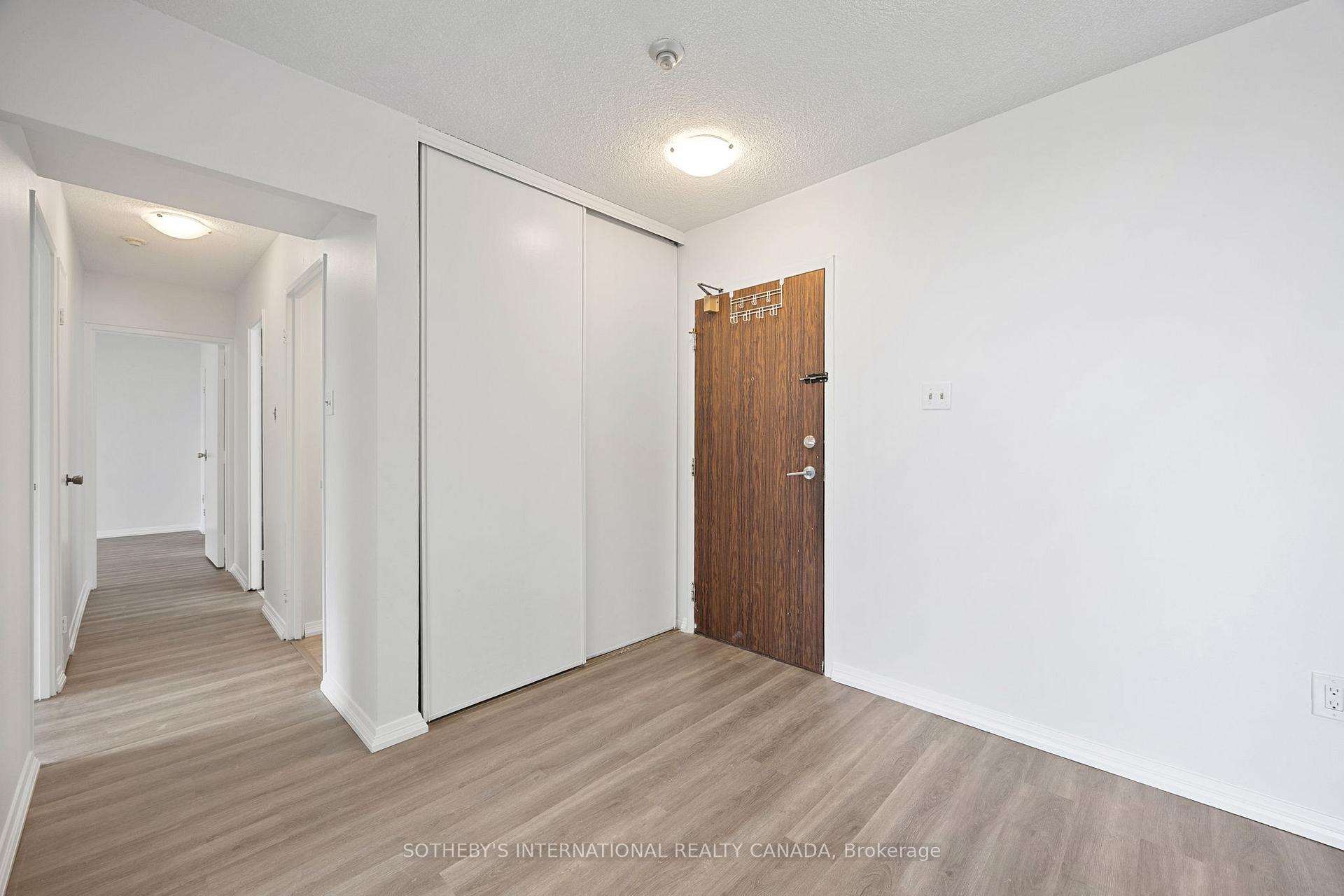 Photo of Unit 911, 100 Prudential Drive