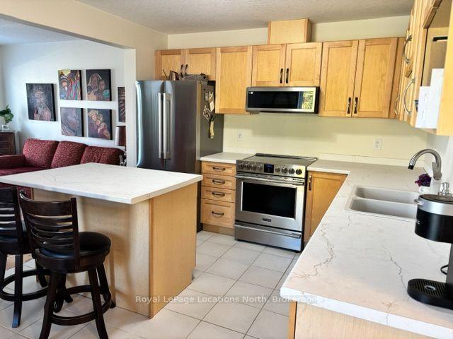 Photo 5 of 20 Foley Crescent, Collingwood — HOMEH