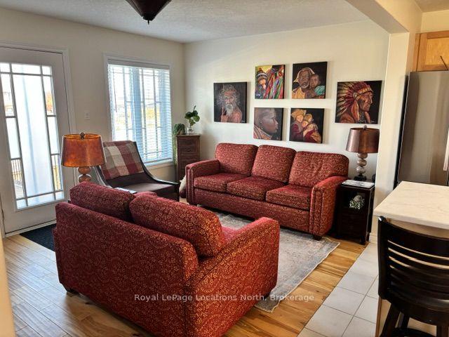 Photo 8 of 20 Foley Crescent, Collingwood — HOMEH