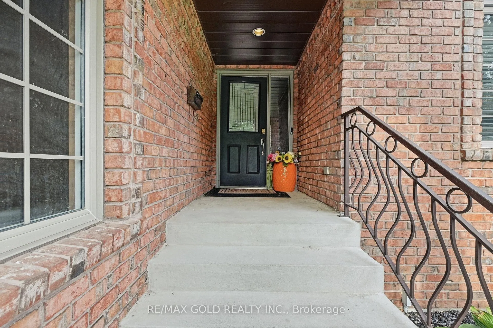Photo 5 of 8 Garden Path, Chatham-Kent, Chatham — HOMEH