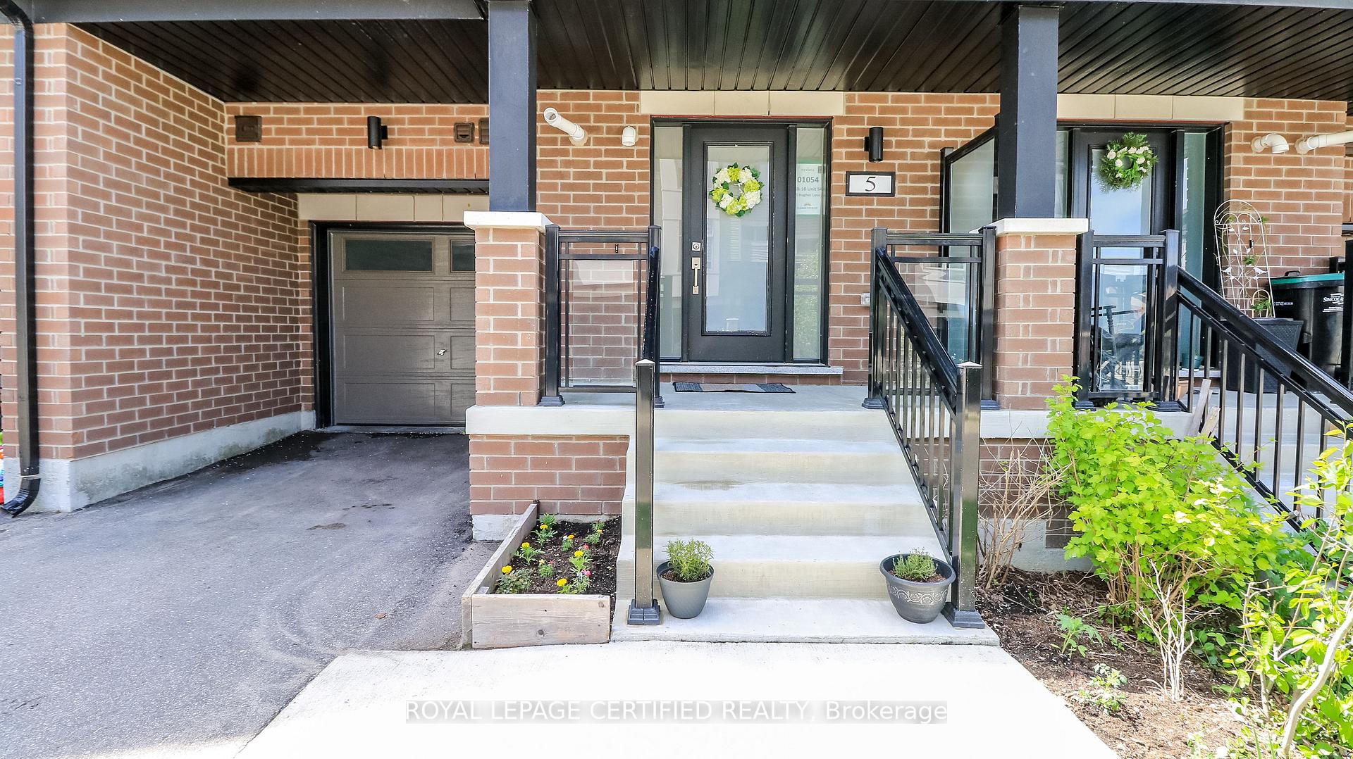 Photo 3 of 5 Hughes Lane, New Tecumseth, Tottenham — HOMEH