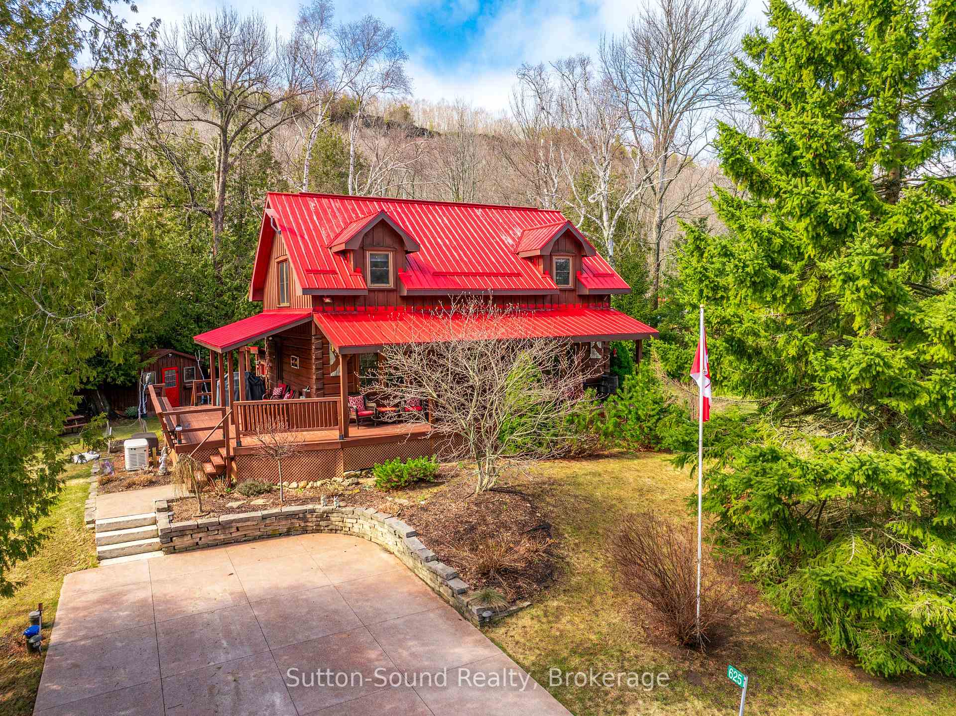 Front of 625 Mallory Beach Road