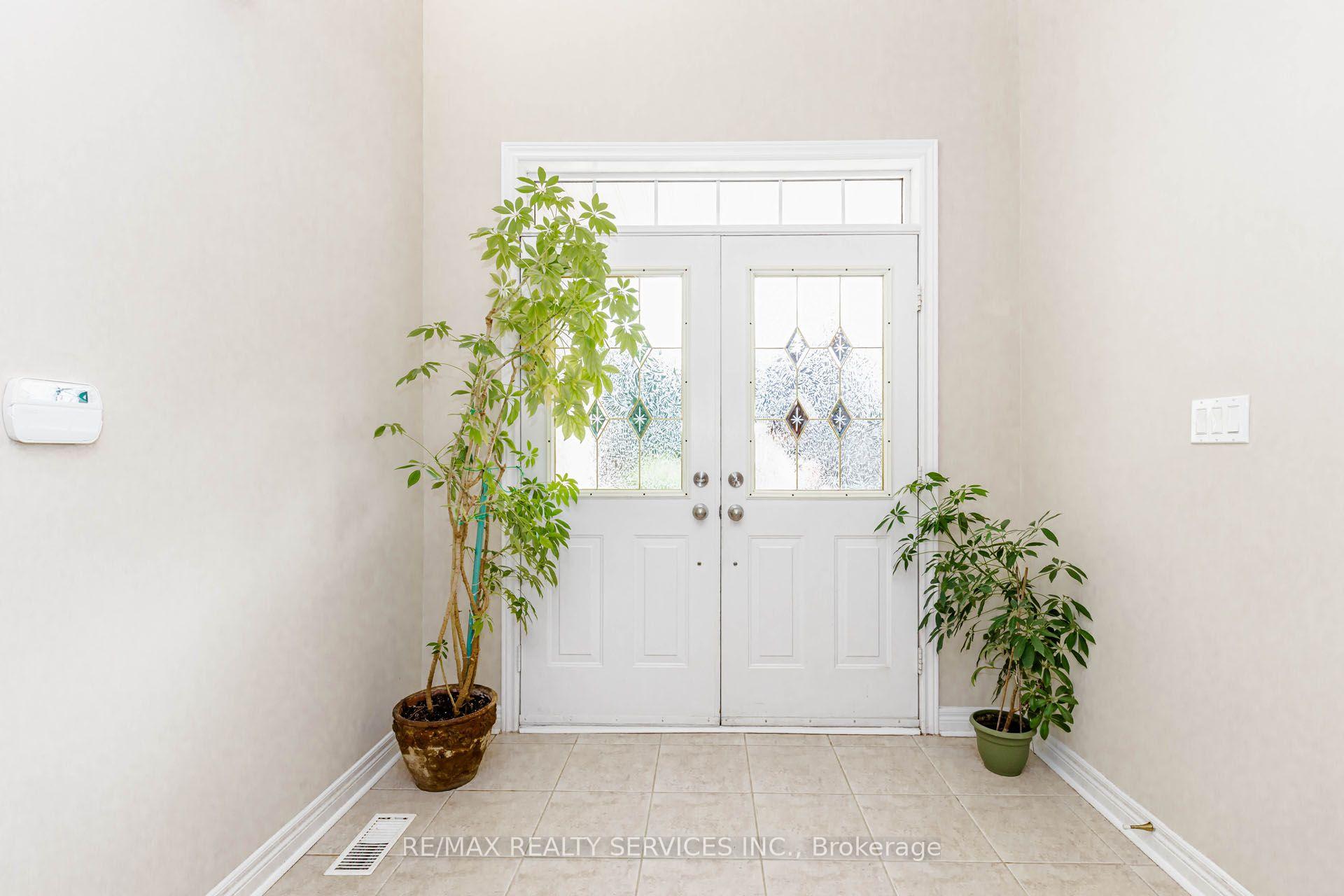 Photo 4 of 128 Valleywood Boulevard, Caledon, Rural Caledon — HOMEH