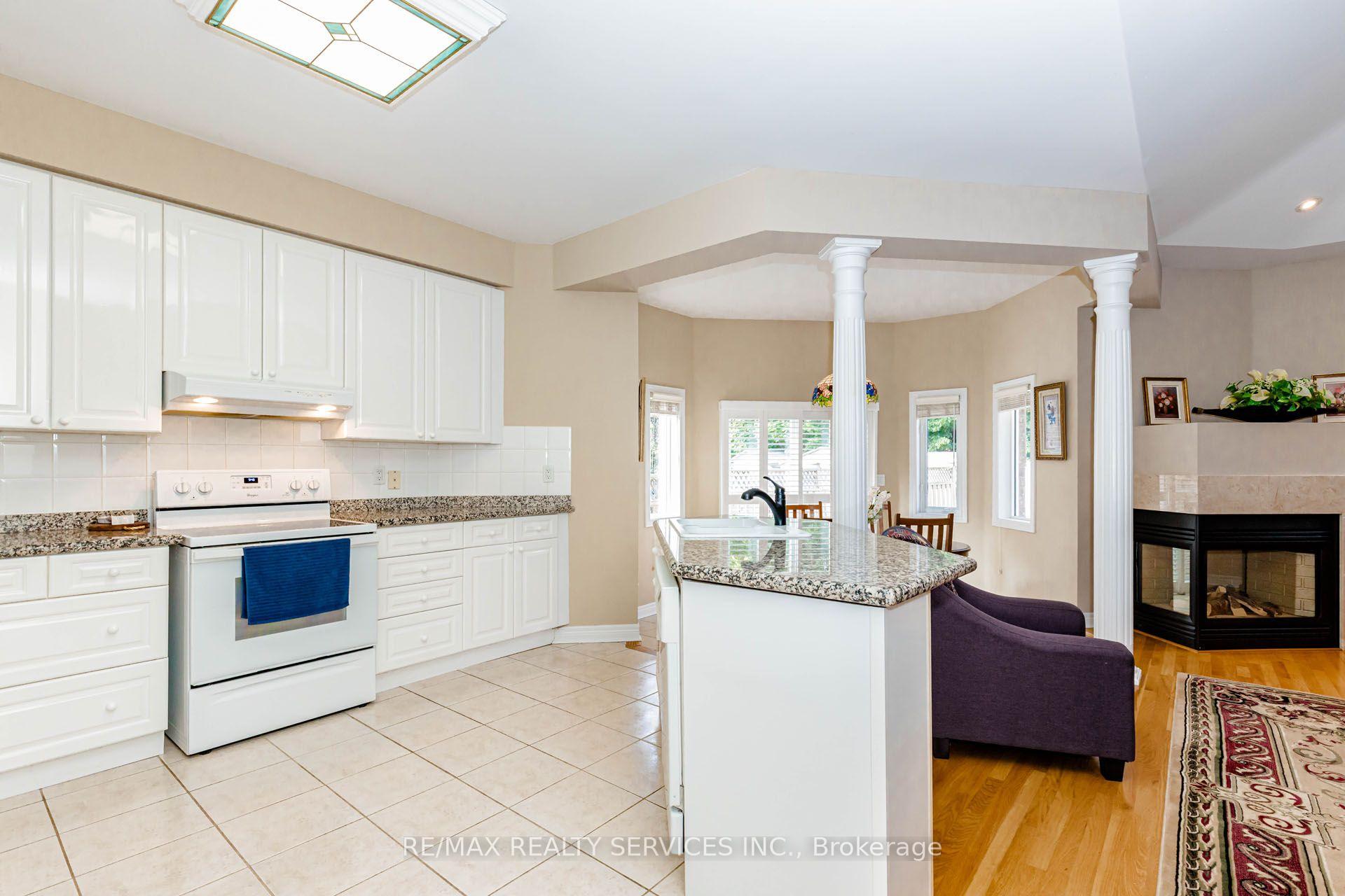 Photo 11 of 128 Valleywood Boulevard, Caledon, Rural Caledon — HOMEH