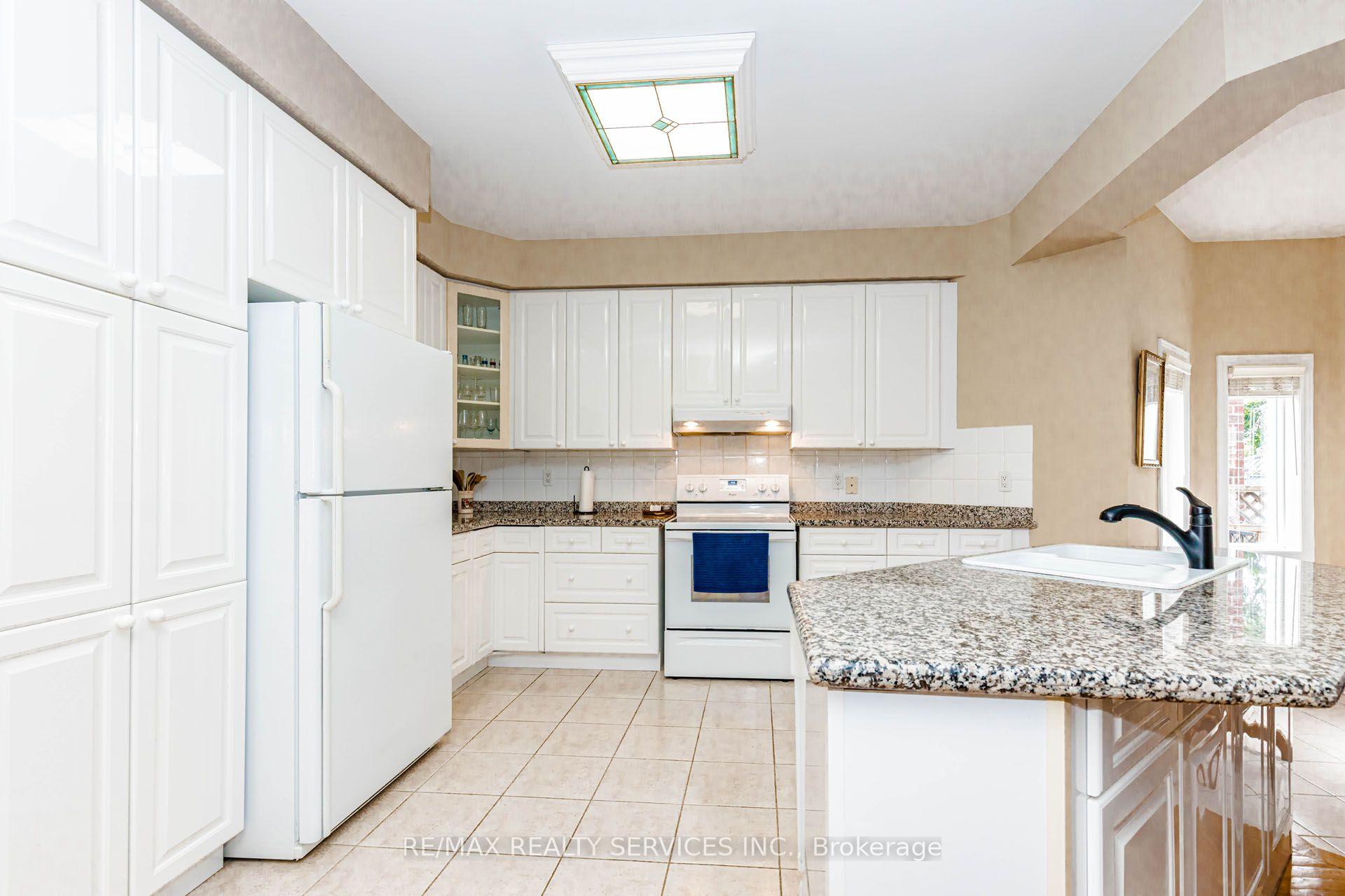 Photo 12 of 128 Valleywood Boulevard, Caledon, Rural Caledon — HOMEH