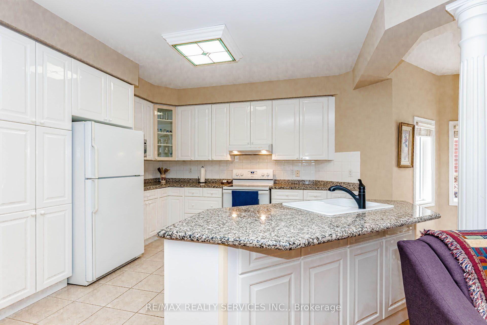 Photo 13 of 128 Valleywood Boulevard, Caledon, Rural Caledon — HOMEH