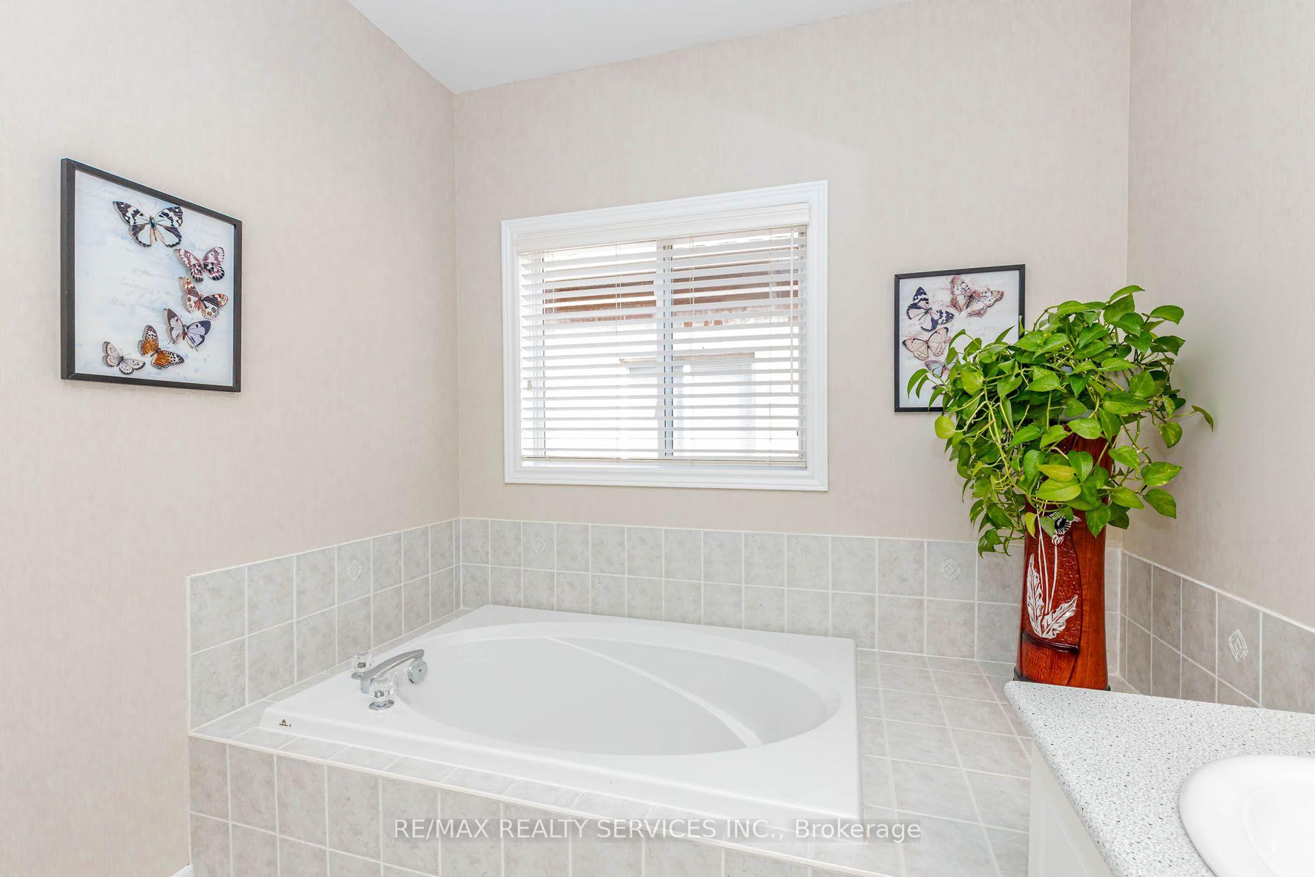 Photo 33 of 128 Valleywood Boulevard, Caledon, Rural Caledon — HOMEH