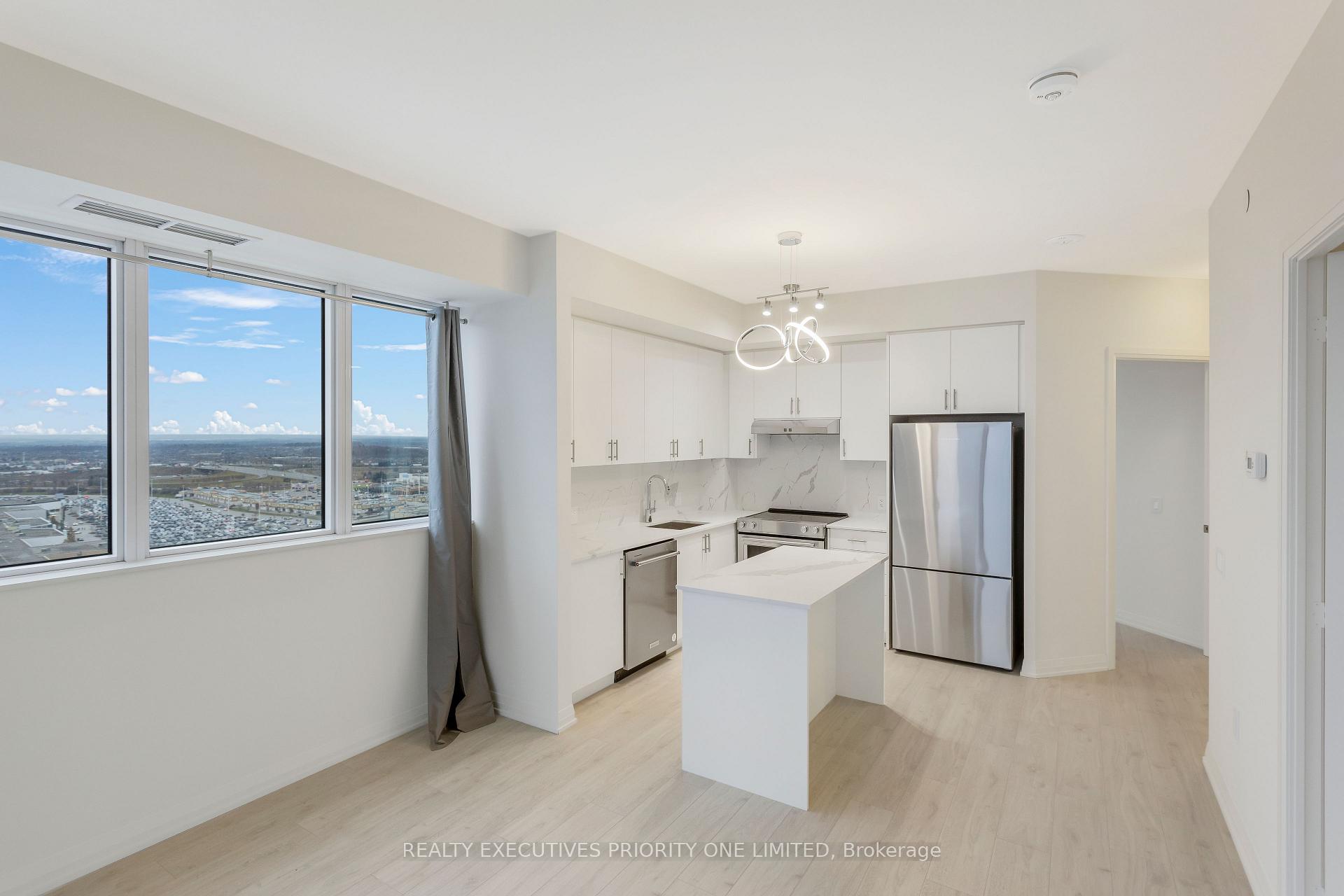 Photo of Unit 2018, 9000 Jane Street
