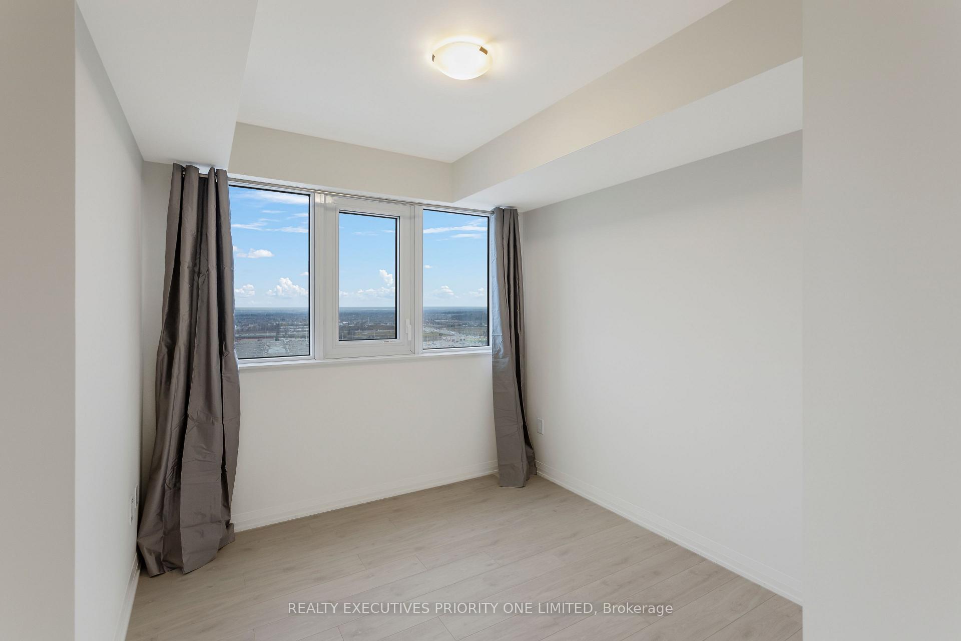 Photo 3 of Unit 2018, 9000 Jane Street, Vaughan, Vellore Village — HOMEH