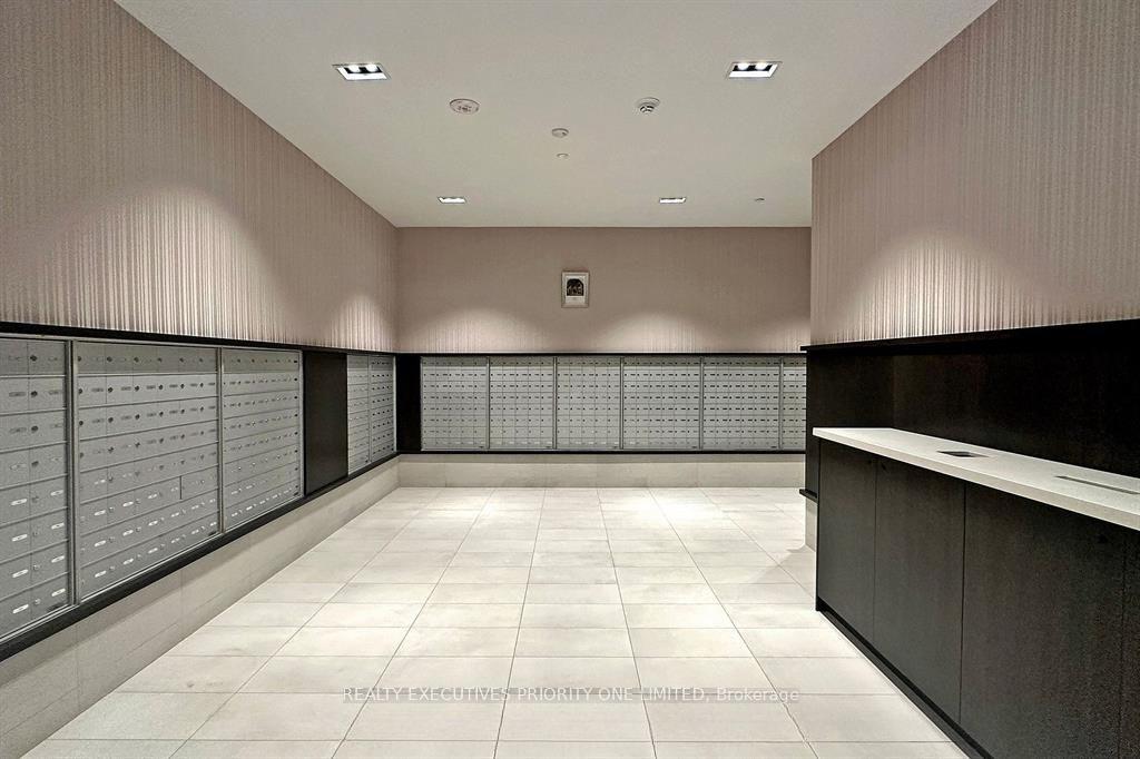 Photo 20 of Unit 2018, 9000 Jane Street, Vaughan, Vellore Village — HOMEH
