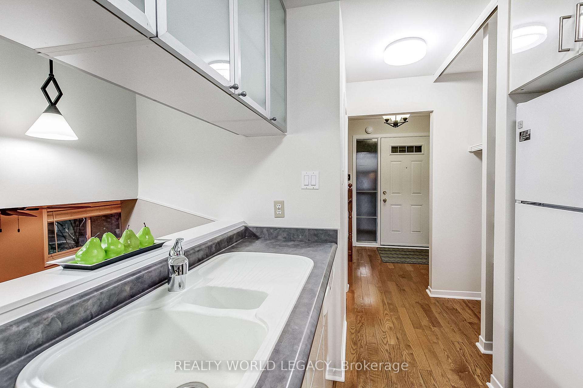 Photo 10 of Unit 1, 1580 Kerns Road, Burlington, Tyandaga — HOMEH