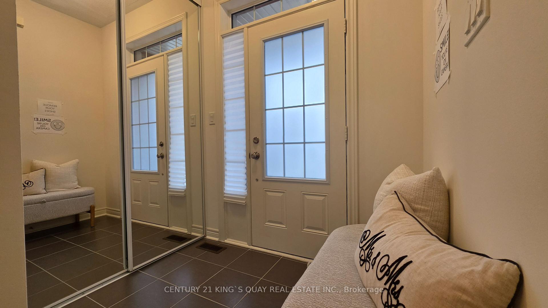 Photo 2 of 360 William Graham Drive, Aurora, Rural Aurora — HOMEH