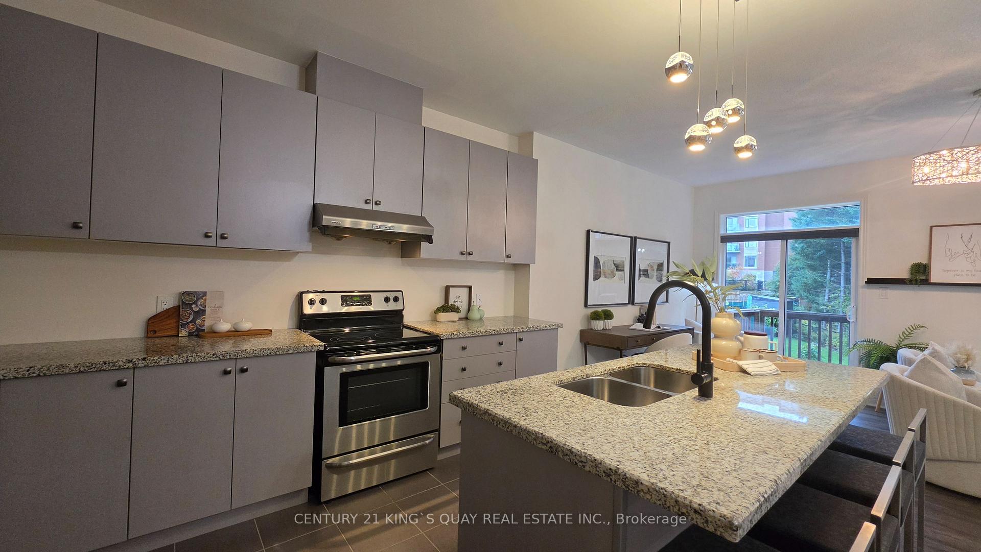 Photo 5 of 360 William Graham Drive, Aurora, Rural Aurora — HOMEH