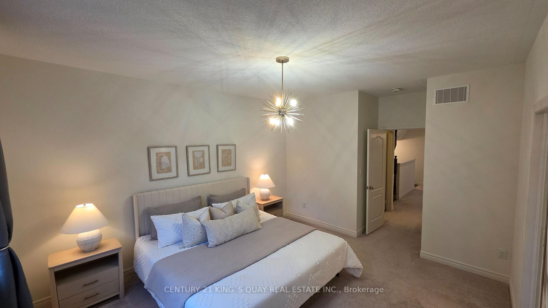 Photo 15 of 360 William Graham Drive, Aurora, Rural Aurora — HOMEH