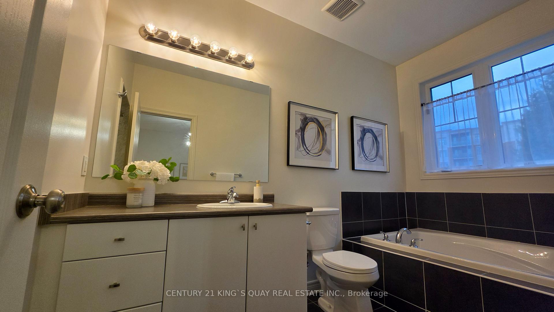 Photo 18 of 360 William Graham Drive, Aurora, Rural Aurora — HOMEH