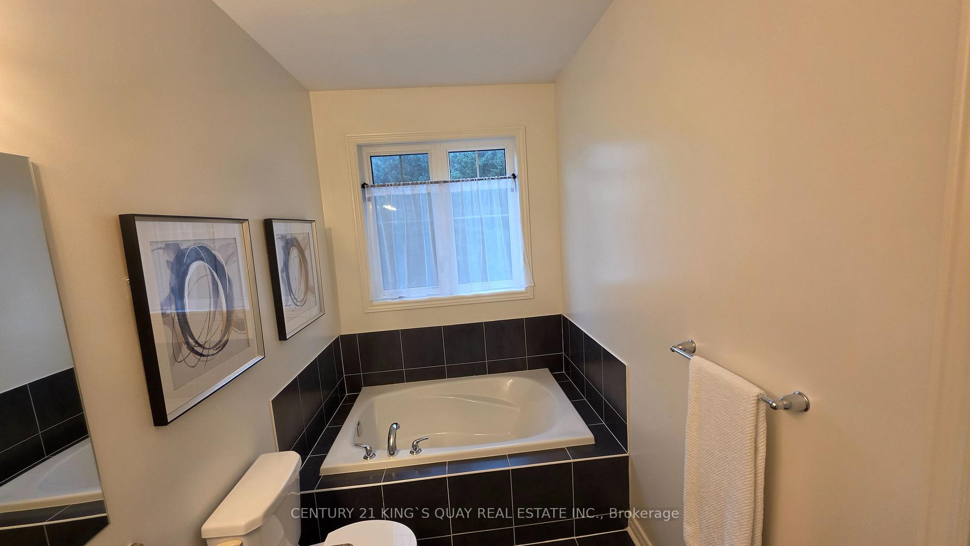 Photo 19 of 360 William Graham Drive, Aurora, Rural Aurora — HOMEH