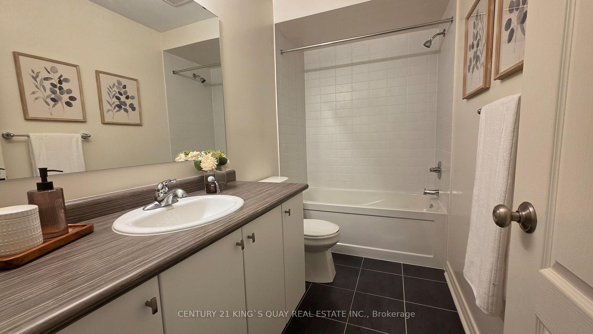 Photo 20 of 360 William Graham Drive, Aurora, Rural Aurora — HOMEH
