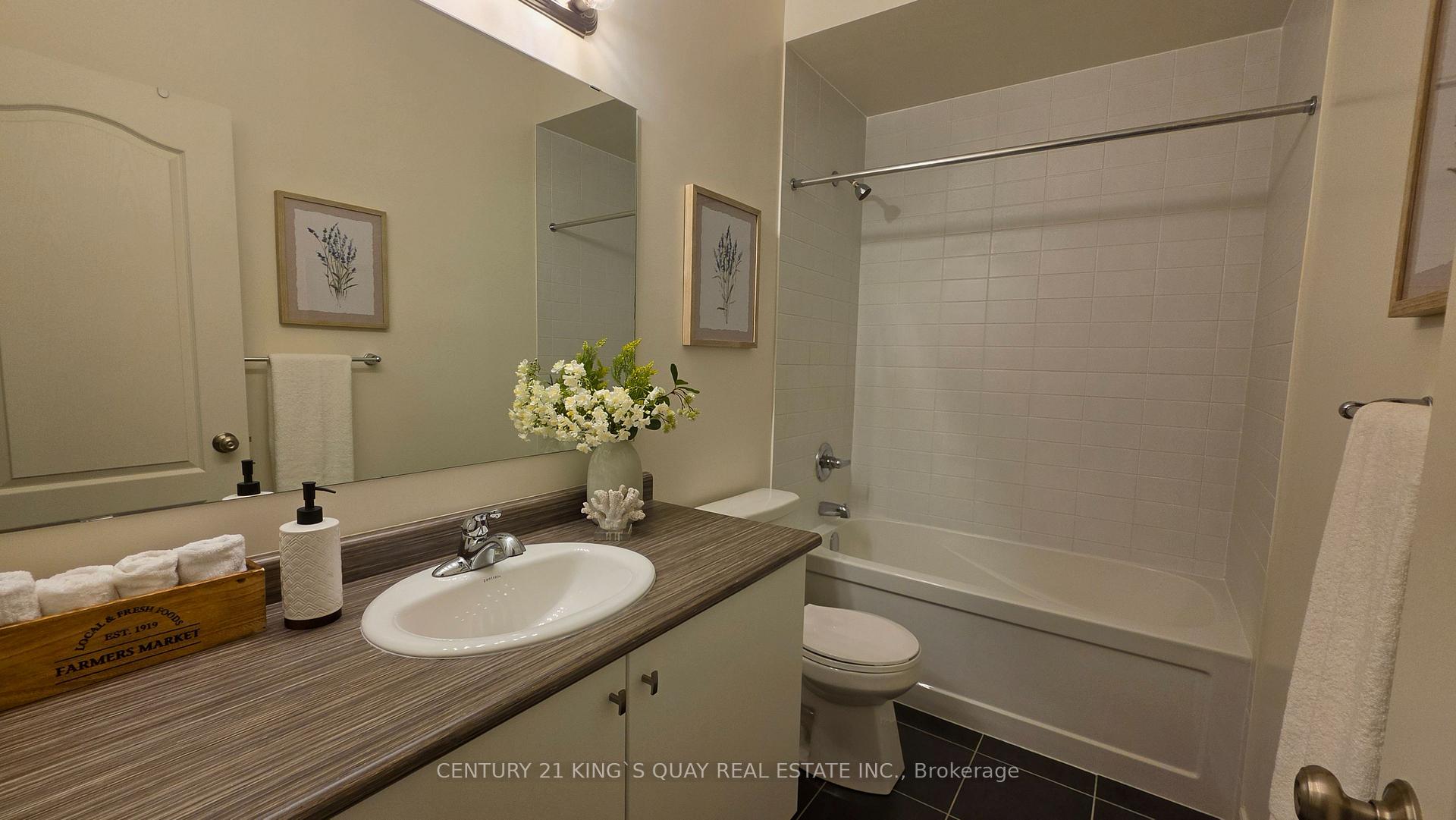 Photo 22 of 360 William Graham Drive, Aurora, Rural Aurora — HOMEH