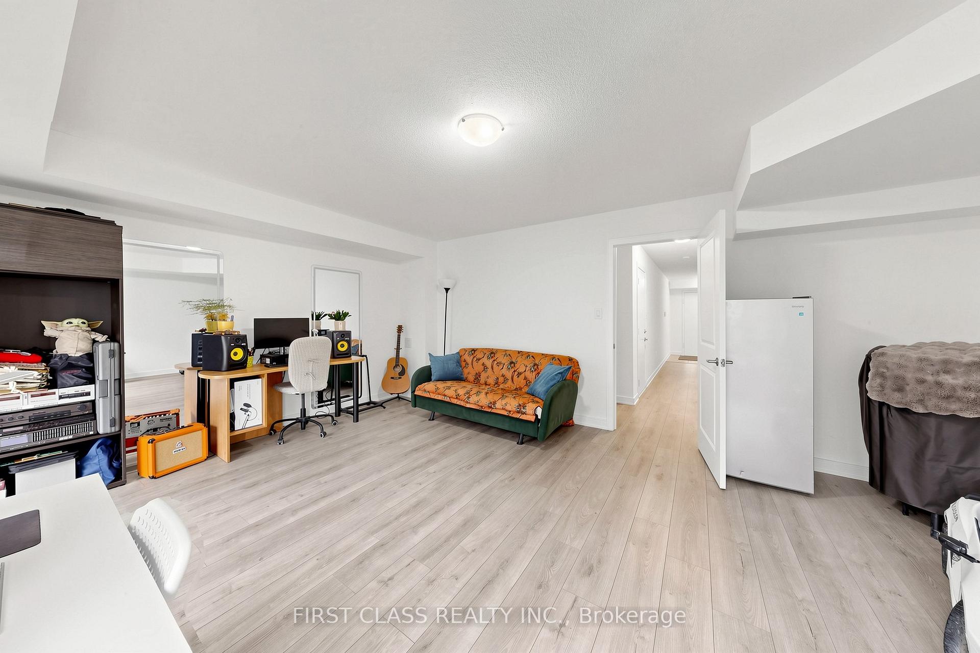 Photo 7 of 55 Red Maple Lane, Barrie, Painswick South — HOMEH