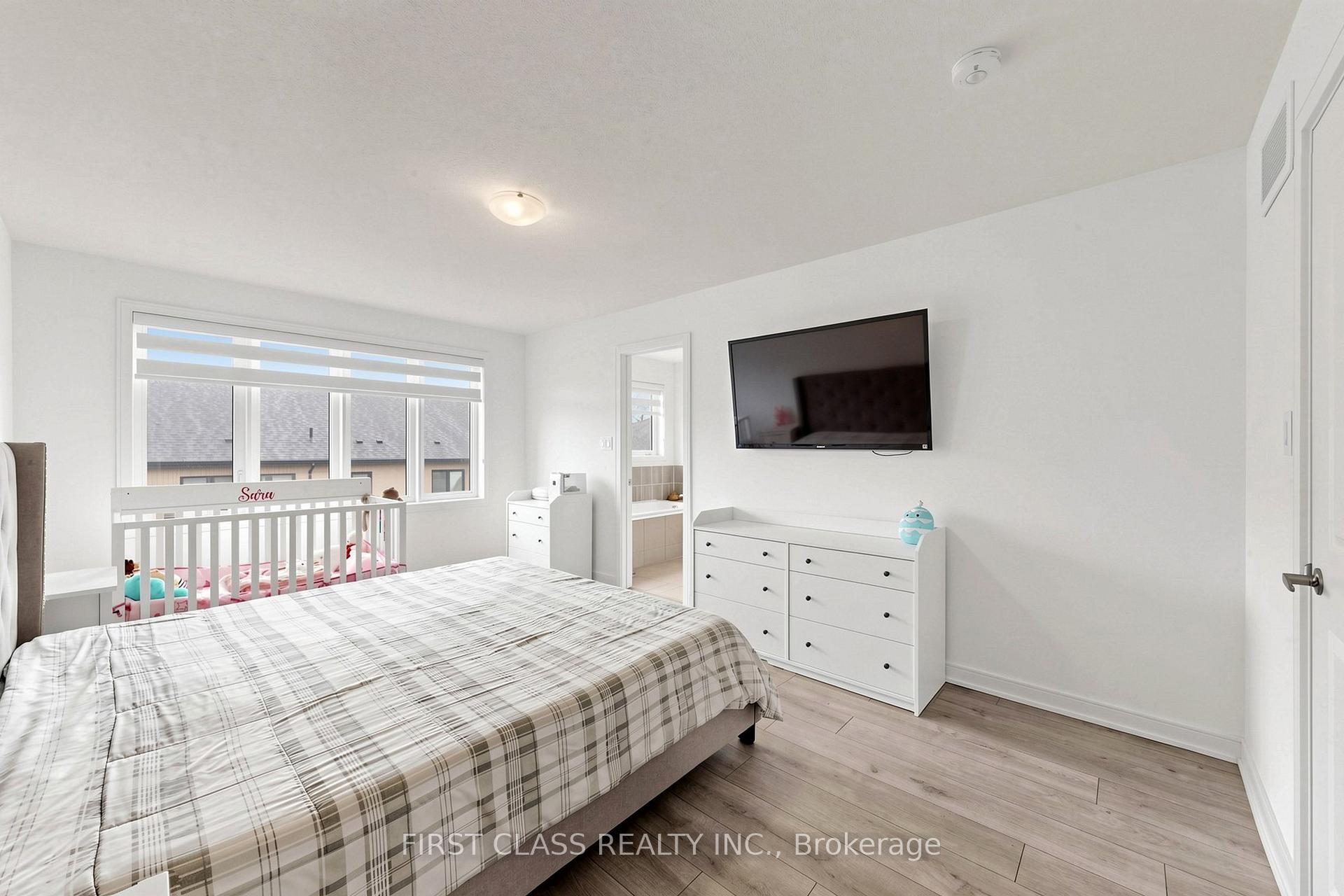 Photo 32 of 55 Red Maple Lane, Barrie, Painswick South — HOMEH